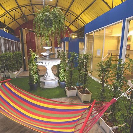 Glur Watergate Bangkok Hostel ภายนอก รูปภาพ