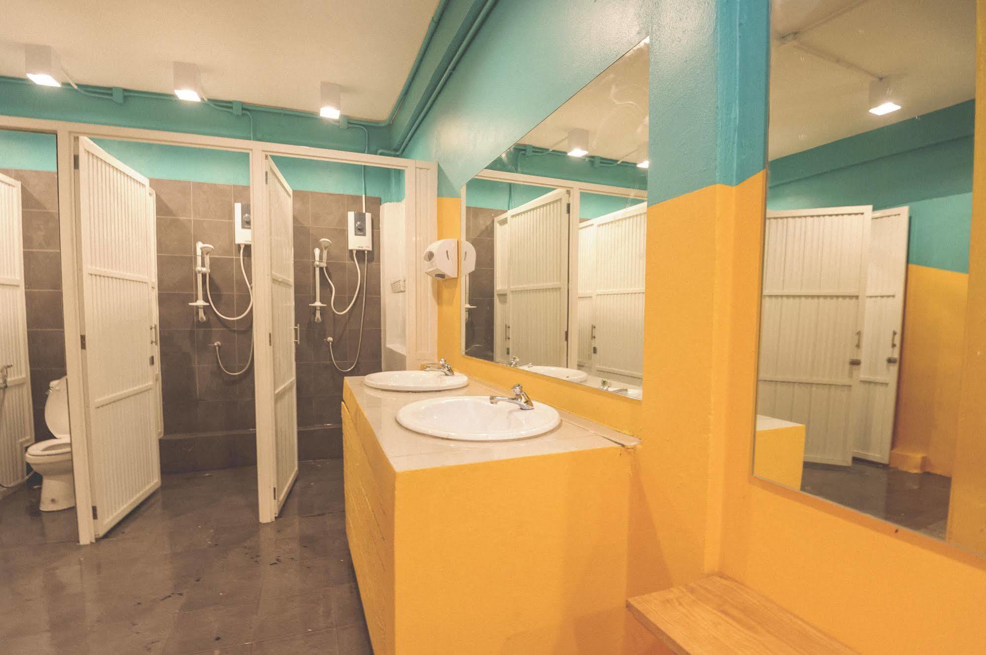 Glur Watergate Bangkok Hostel ภายนอก รูปภาพ