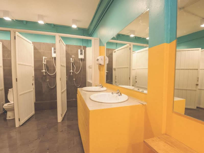 Glur Watergate Bangkok Hostel ภายนอก รูปภาพ