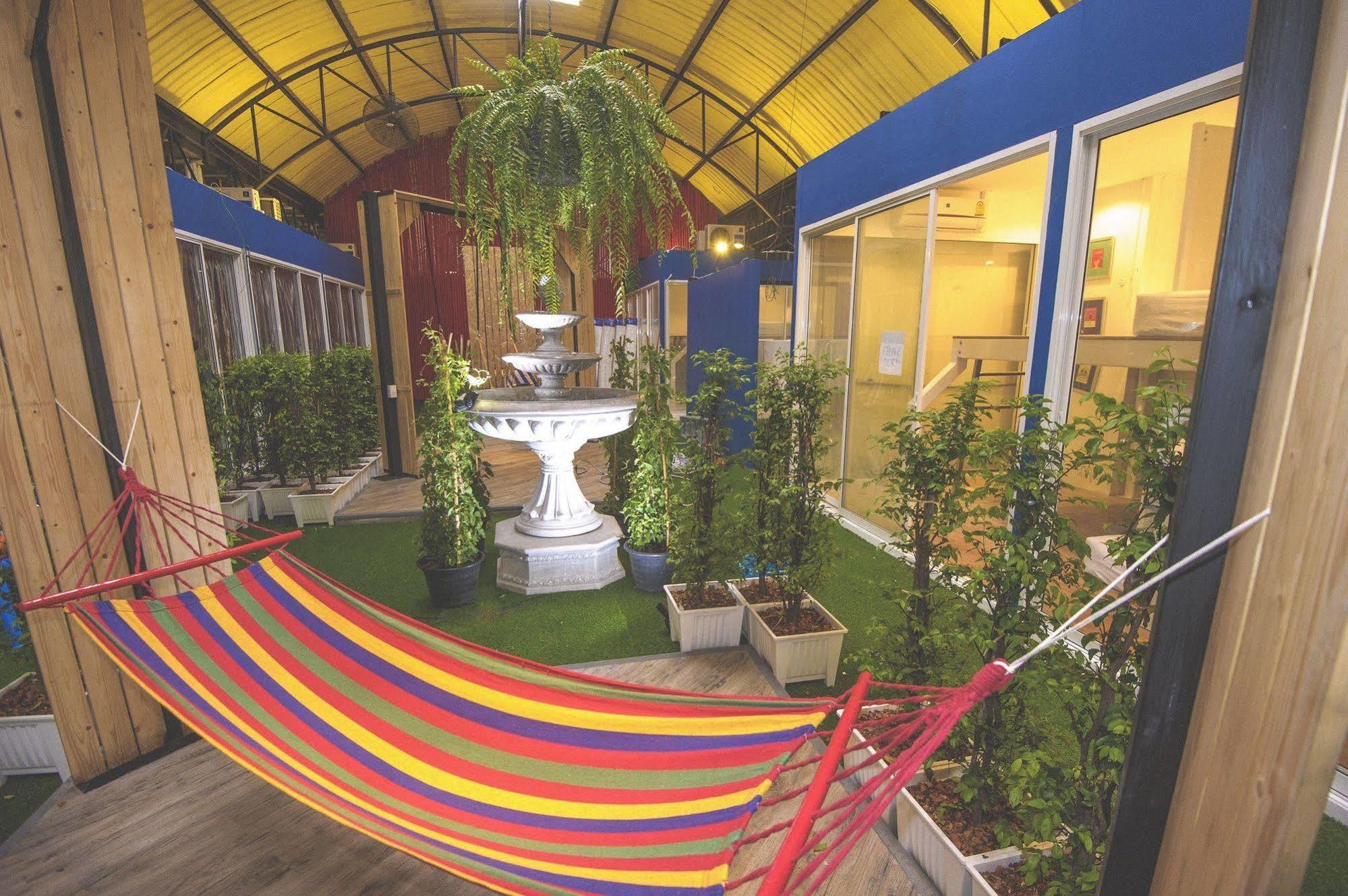 Glur Watergate Bangkok Hostel ภายนอก รูปภาพ