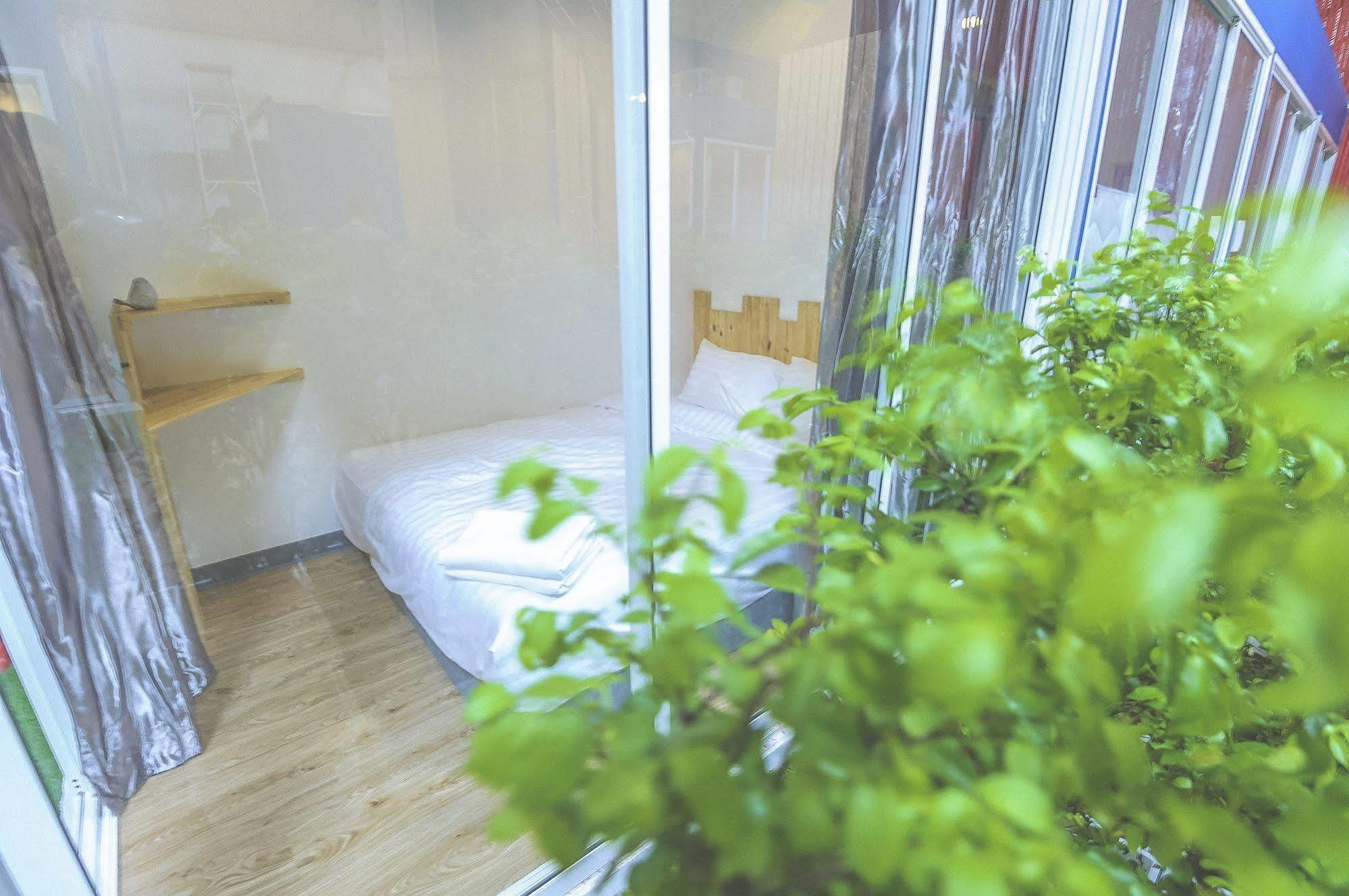 Glur Watergate Bangkok Hostel ภายนอก รูปภาพ