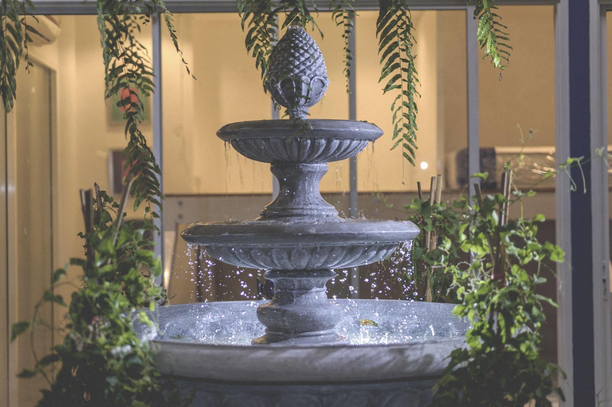 Glur Watergate Bangkok Hostel ภายนอก รูปภาพ